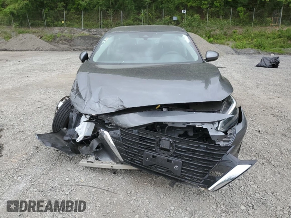 2025 Nissan Sentra S z VIN 3N1AB8BV1SY251935, wystawiony jako Copart lot #57701305 z przebiegiem 7 311 mil mil oraz Szkoda całkowita • Salvage title. Historia ofert i sprzedaży dostępna na DreamBid. Obrazek 5.
