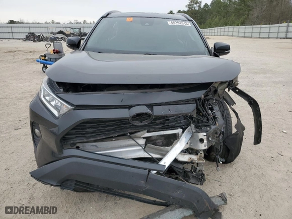 2020 Toyota RAV4 XLE with VIN 2T3W1RFVXLC069553, listed as a Copart auction lot 45294345 with 0 mi miles and Salvage Title. Bid and sale history available at carsss.com. Image 5.