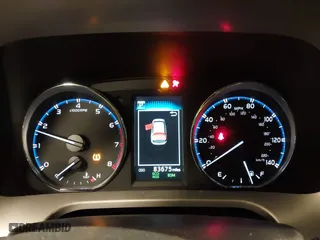 2017 Toyota RAV4 Limited with VIN JTMDFREV1HJ169944, listed as a IAAI auction lot 41770357 with 83,675 mi miles. Bid and sale history available at carsss.com. Image 7.
