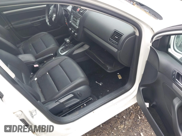 2010 Volkswagen Jetta SE with VIN 3VWRZ7AJ4AM109957, listed as a IAAI auction lot 42318933 with 102,532 mi miles and . Bid and sale history available at DreamBid. Image 5.
