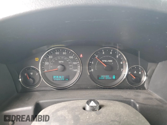 2006 Jeep Commander z VIN 1J8HG48N86C288775, wystawiony jako Copart lot #54603685 z przebiegiem 148 238 mil mil oraz Szkoda całkowita • Salvage title. Historia ofert i sprzedaży dostępna na DreamBid. Obrazek 9.