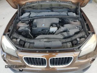 2013 BMW X1 xDrive28i z VIN WBAVL1C53DVR82218, wystawiony jako Copart lot #57795745 z przebiegiem Nie podano mil oraz Tytuł czysty. Historia ofert i sprzedaży dostępna na DreamBid. Obrazek 12.