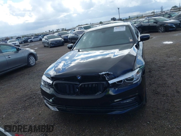 2018 BMW 5 Series 530i z VIN WBAJA5C54JWA38285, wystawiony jako IAAI lot #41390399 z przebiegiem 74 840 mil mil oraz . Historia ofert i sprzedaży dostępna na DreamBid. Obrazek 12.