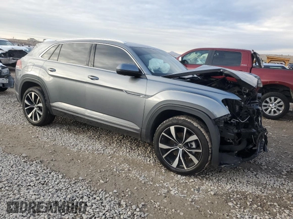 2024 Volkswagen Atlas SEL Premium R-Line with VIN 1V2FE2CA3RC215426, listed as a Copart auction lot 45599575 with 19,705 mi miles and Salvage title. Bid and sale history available at DreamBid. Image 4.