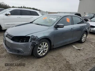 2013 Volkswagen Jetta SE with VIN 3VWDX7AJ7DM443971, listed as a Copart auction lot 52311685 with 146,971 mi miles and Clean title. Bid and sale history available at DreamBid. Image 1.