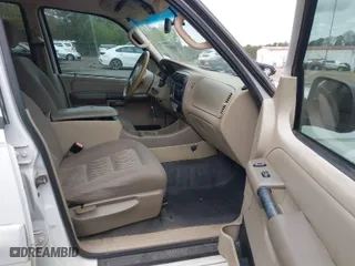 2005 Ford Explorer Sport Trac XLS with VIN 1FMZU67K05UA39415, listed as a IAAI auction lot 41798037 with 229,442 mi miles. Bid and sale history available at carsss.com. Image 5.