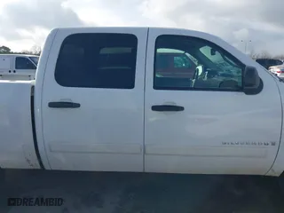 2007 Chevrolet Silverado 1500 LT w/1LT with VIN 2GCEC13C371505070, listed as a IAAI auction lot 41496659 with 179,379 mi miles. Bid and sale history available at carsss.com. Image 13.