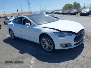 2014 Tesla Model S 60 z VIN 5YJSA1H10EFP54064, wystawiony jako IAAI lot #42288283 z przebiegiem Nie podano mil oraz . Historia ofert i sprzedaży dostępna na DreamBid. Obrazek 1.