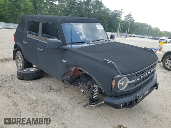 2021 Ford Bronco z VIN 1FMEE5BP4MLA90588, wystawiony jako Copart lot #57164855 z przebiegiem 22 550 mil mil oraz Szkoda całkowita • Salvage title. Historia ofert i sprzedaży dostępna na DreamBid. Obrazek 4.