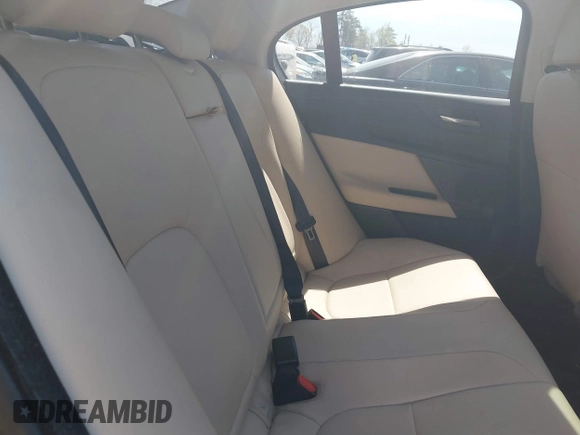 2018 Jaguar XE 25t Premium with VIN SAJAD4FX5JCP22618, listed as a IAAI auction lot 41910986 with 111,256 mi miles. Bid and sale history available at carsss.com. Image 8.