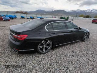 2017 BMW 7 Series 750i с VIN WBA7F0C35HGM21697, выставлен на аукционе Copart как лот 54713825 с пробегом Не указан миль и Списание • Salvage title. История ставок и продаж доступна на DreamBid. Изображение 3.