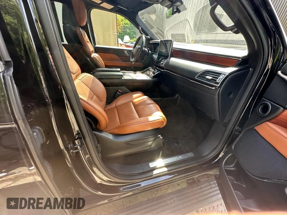 2018 Lincoln Navigator Reserve с VIN 5LMJJ3LT9JEL14915, выставлен на аукционе Copart как лот 59414895 с пробегом 205 068 миль миль и Чистый • Clean title. История ставок и продаж доступна на DreamBid. Изображение 5.