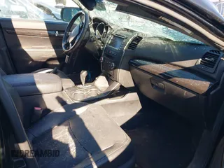 2013 Kia Sorento EX with VIN 5XYKUDA22DG412022, listed as a IAAI auction lot 40567674 with 177,189 mi miles. Bid and sale history available at carsss.com. Image 5.