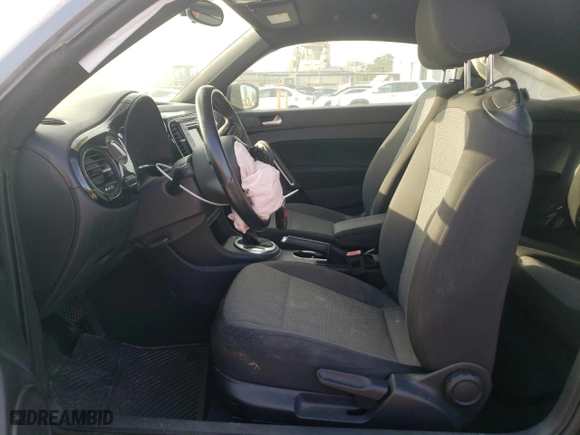 2018 Volkswagen Beetle S with VIN 3VWFD7AT6JM709995, listed as a Copart auction lot 78235494 with 0 mi miles and Clean Title. Bid and sale history available at carsss.com. Image 7.