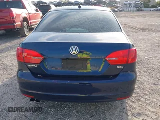 2014 Volkswagen Jetta SE with VIN 3VWD07AJ6EM417996, listed as a IAAI auction lot 42723125 with 108,952 mi miles and . Bid and sale history available at DreamBid. Image 16.