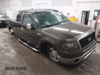 2008 Ford F-150 XLT with VIN 1FTPX14VX8KE23271, listed as a IAAI auction lot 41414622 with 160,040 mi miles. Bid and sale history available at carsss.com. Image 1.