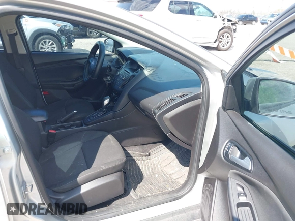 2015 Ford Focus SE with VIN 1FADP3K20FL288791, listed as a IAAI auction lot 42118958 with 164,248 mi miles. Bid and sale history available at carsss.com. Image 5.
