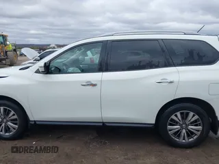2018 Nissan Pathfinder SL z VIN 5N1DR2MM6JC647790, wystawiony jako IAAI lot #41223318 z przebiegiem 127 855 mil mil oraz . Historia ofert i sprzedaży dostępna na DreamBid. Obrazek 15.