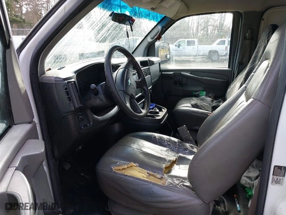 2004 Chevrolet Express Cargo Van with VIN 1GCFG15X641217294, listed as a IAAI auction lot 41796345 with 288,847 mi miles. Bid and sale history available at carsss.com. Image 5.