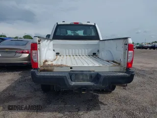 2020 Ford F-250 XL с VIN 1FT7X2B66LED41286, выставлен на аукционе IAAI как лот 42108623 с пробегом Не указан миль и . История ставок и продаж доступна на DreamBid. Изображение 17.