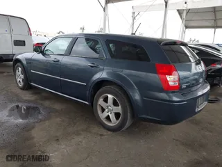 2008 Dodge Magnum SXT with VIN 2D4GZ37V58H262078, listed as a IAAI auction lot 41905009 with 183,430 mi miles. Bid and sale history available at carsss.com. Image 3.