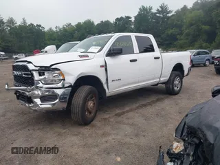 2022 Ram 2500 Tradesman with VIN 3C6UR5CJXNG110864, listed as a IAAI auction lot 40128020 with 55,561 mi miles. Bid and sale history available at carsss.com. Image 17.