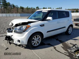 2013 Kia Soul with VIN KNDJT2A58D7754956, listed as a Copart auction lot 54717145 with 105,176 mi miles and Clean Title. Bid and sale history available at carsss.com. Image 1.