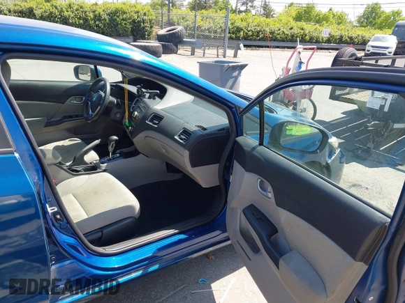 2014 Honda Civic LX z VIN 19XFB2F51EE067126, wystawiony jako IAAI lot #41930795 z przebiegiem 104 297 mil mil oraz . Historia ofert i sprzedaży dostępna na DreamBid. Obrazek 5.