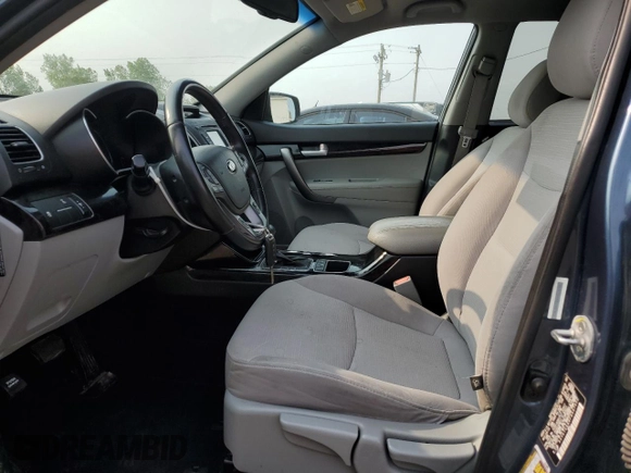 2015 Kia Sorento LX with VIN 5XYKTCA60FG597402, listed as a Copart auction lot 58371025 with 116,637 mi miles and Clean title. Bid and sale history available at DreamBid. Image 7.