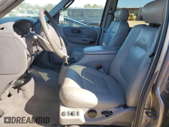 2003 Ford F-150 XLT with VIN 1FTRW08L43KD52642, listed as a Copart auction lot 46829485 with 206,718 mi miles and Salvage Title. Bid and sale history available at carsss.com. Image 7.