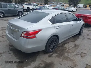 2013 Nissan Altima SV with VIN 1N4BL3APXDN491396, listed as a IAAI auction lot 41916221 with Not Provided miles and . Bid and sale history available at carsss.com. Image 4.