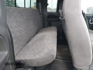 2000 Dodge 2500 z VIN 3B7KC23Z3YG106911, wystawiony jako IAAI lot #42250441 z przebiegiem 162 349 mil mil oraz . Historia ofert i sprzedaży dostępna na DreamBid. Obrazek 8.
