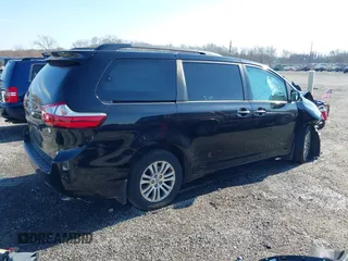 2016 Toyota Sienna XLE with VIN 5TDYK3DC3GS697173, listed as a IAAI auction lot 40899585 with 121,693 mi miles. Bid and sale history available at carsss.com. Image 4.