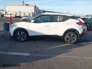 2019 Nissan Kicks S with VIN 3N1CP5CU7KL559218, listed as a IAAI auction lot 41421028 with 29,973 mi miles. Bid and sale history available at carsss.com. Image 14.