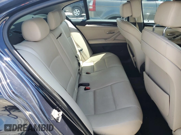 2012 BMW 5 Series 535i xDrive z VIN WBAFU7C5XCDU61442, wystawiony jako Copart lot #61270245 z przebiegiem 201 701 mil mil oraz Czysty tytuł • Clean title. Historia ofert i sprzedaży dostępna na DreamBid. Obrazek 10.