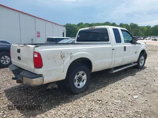 2011 Ford F-250 XL z VIN 1FT7X2AT3BEC33228, wystawiony jako IAAI lot #42545154 z przebiegiem 424 286 mil mil oraz . Historia ofert i sprzedaży dostępna na DreamBid. Obrazek 4.
