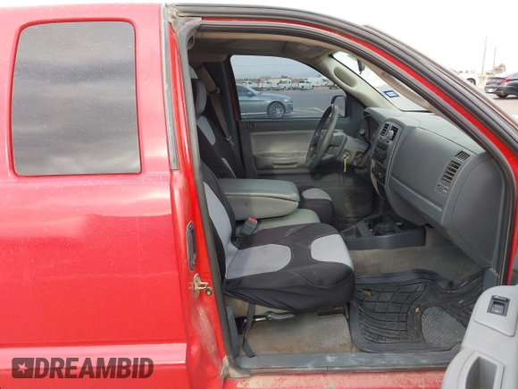 2006 Dodge Dakota SLT with VIN 1D7HW42N26S656513, listed as a IAAI auction lot 41906945 with 270,468 mi miles and . Bid and sale history available at carsss.com. Image 5.