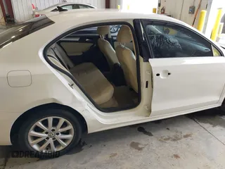 2013 Volkswagen Jetta SE with VIN 3VWDP7AJ0DM439860, listed as a IAAI auction lot 42145085 with 96,247 mi miles and . Bid and sale history available at DreamBid. Image 6.