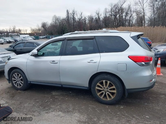 2015 Nissan Pathfinder S with VIN 5N1AR2MMXFC652324, listed as a IAAI auction lot 41004060 with 117,083 mi miles. Bid and sale history available at carsss.com. Image 15.