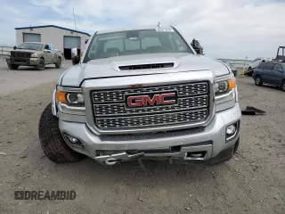 2018 GMC Sierra 2500HD Denali z VIN 1GT12UEY3JF257611, wystawiony jako Copart lot #56377575 z przebiegiem 94 325 mil mil oraz Szkoda całkowita • Salvage title. Historia ofert i sprzedaży dostępna na DreamBid. Obrazek 5.