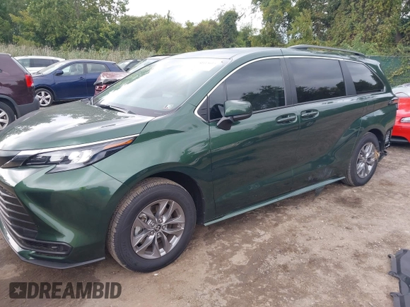 2024 Toyota Sienna LE with VIN 5TDKSKFC1RS129035, listed as a IAAI auction lot 40413615 with 4,834 mi miles. Bid and sale history available at carsss.com. Image 2.