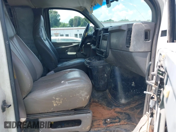 2003 Chevrolet Express Cargo with VIN 1GCFG15X731132818, listed as a IAAI auction lot 42668266 with 473,429 mi miles and . Bid and sale history available at DreamBid. Image 5.