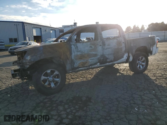 2011 Toyota Tacoma с VIN 5TFJX4GN1BX002410, выставлен на аукционе Copart как лот 43046725 с пробегом Не указан миль и На запчасти • Non repairable. История ставок и продаж доступна на DreamBid. Изображение 1.