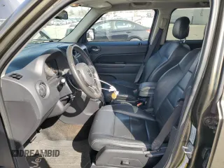 2016 Jeep Patriot Latitude with VIN 1C4NJRFB3GD586468, listed as a Copart auction lot 43583485 with 82,164 mi miles and Salvage Title. Bid and sale history available at carsss.com. Image 7.