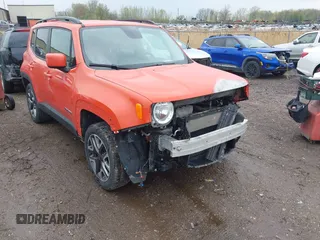 2017 Jeep Renegade Latitude z VIN ZACCJBBB7HPF30024, wystawiony jako IAAI lot #42176035 z przebiegiem 78 928 mil mil oraz . Historia ofert i sprzedaży dostępna na DreamBid. Obrazek 1.