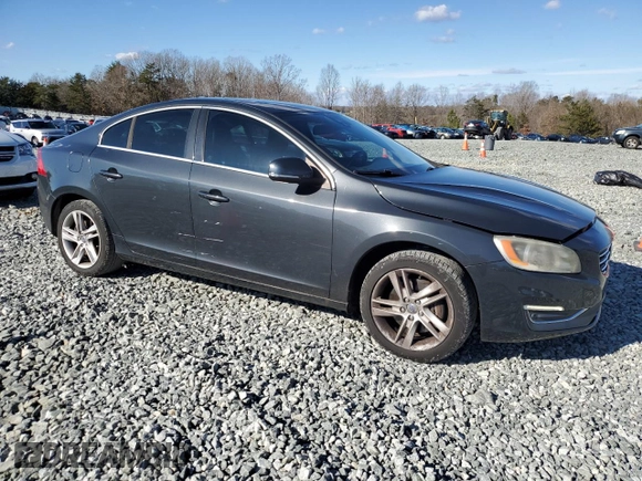 2014 Volvo S60 T5 with VIN YV1612FSXE1290142, listed as a Copart auction lot 85315824 with 111,492 mi miles and Salvage Title. Bid and sale history available at carsss.com. Image 4.