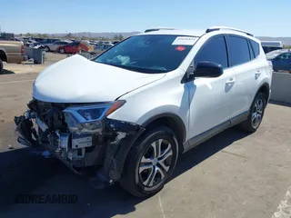 2017 Toyota RAV4 LE z VIN JTMZFREV7HJ143595, wystawiony jako IAAI lot #41626422 z przebiegiem 78 236 mil mil oraz . Historia ofert i sprzedaży dostępna na DreamBid. Obrazek 18.