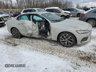 2019 Volvo S60 Momentum with VIN 7JRA22TK8KG004025, listed as a Copart auction lot 83579094 with 79,385 mi miles and Salvage Title. Bid and sale history available at carsss.com. Image 4.