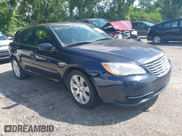 2012 Chrysler 200 Touring z VIN 1C3CCBBG0CN224231, wystawiony jako IAAI lot #42536821 z przebiegiem 129 814 mil mil oraz . Historia ofert i sprzedaży dostępna na DreamBid. Obrazek 1.