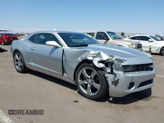 2011 Chevrolet Camaro 2LT z VIN 2G1FC1ED4B9155218, wystawiony jako IAAI lot #42463437 z przebiegiem 212 095 mil mil oraz . Historia ofert i sprzedaży dostępna na DreamBid. Obrazek 1.